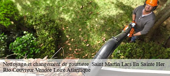 Nettoyage et changement de gouttière   saint-martin-lars-en-sainte-her-85210 Rto Couvreur Vendée Loire Atlantique -4